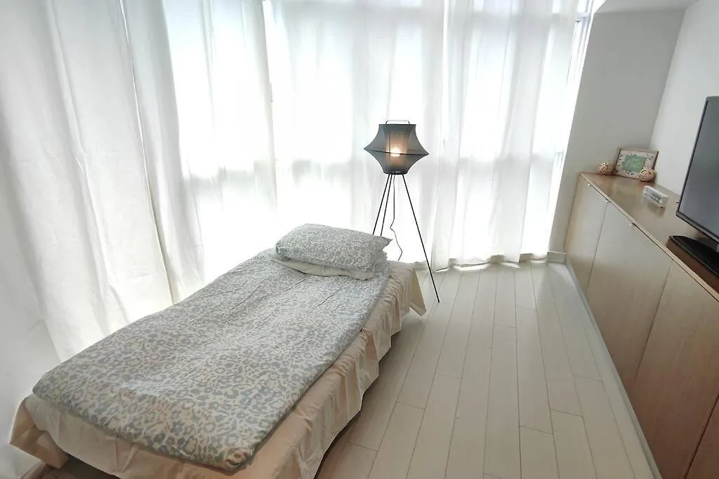 Condo-Walking Distance To Cn Tower, Rogers Centre, Scotiabank Arena Toronto Apartment