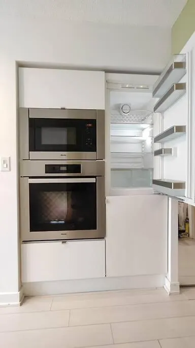 Apartment Condo-Walking Distance To Cn Tower, Rogers Centre, Scotiabank Arena Toronto Canada