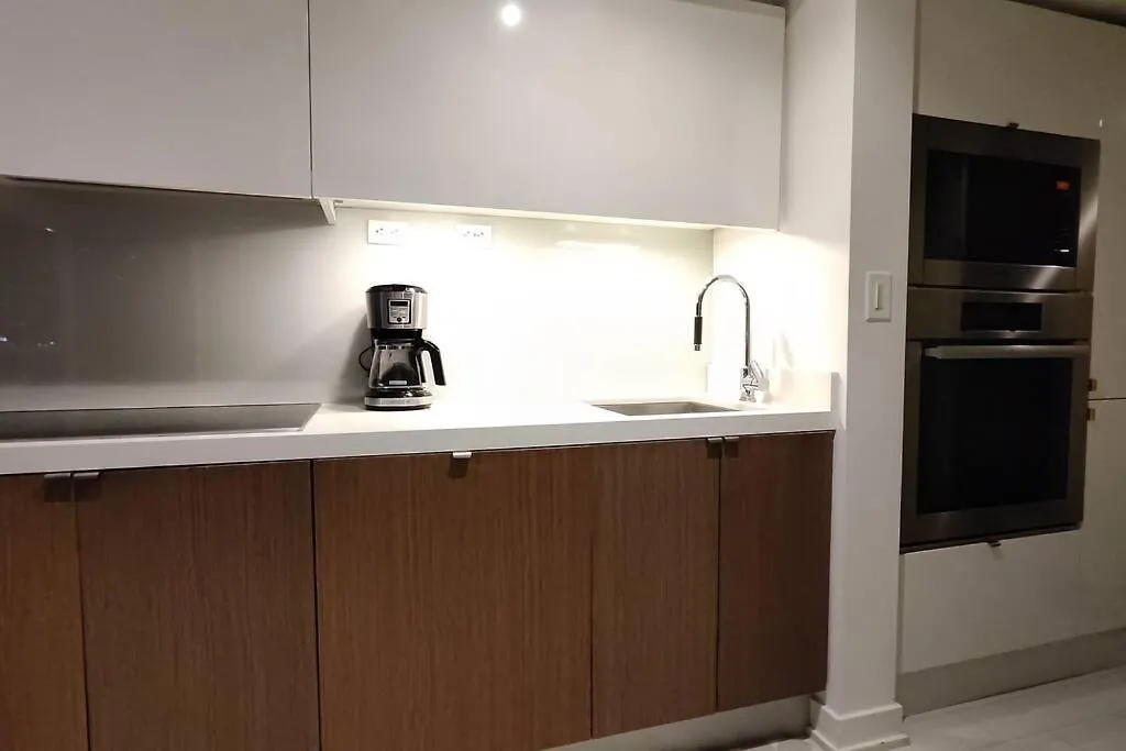 Condo-Walking Distance To Cn Tower, Rogers Centre, Scotiabank Arena Toronto